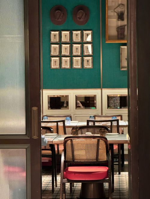 Free Luxurious dining space featuring stylish decor and elegant furniture, creating a welcoming atmosphere. Stock Photo