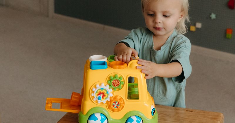 Les meilleurs jouets d’éveil pour bébé : favoriser leur développement sensoriel