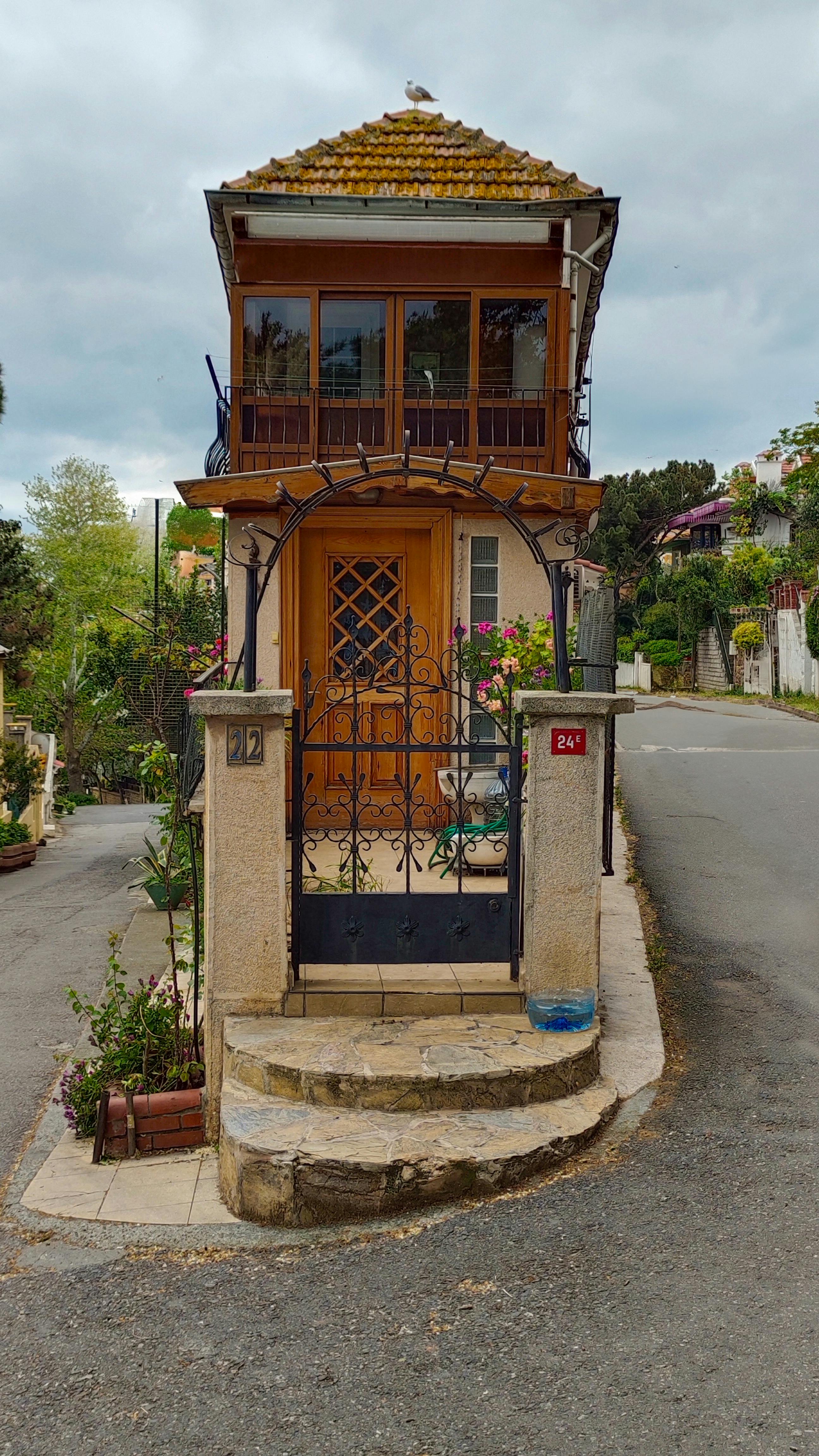 Kenneth Steele House Bristol: Discover Its Hidden Architectural Gems 1 Unearthing the Secrets: 7 Architectural Features That Make Kenneth Steele House Bristol a Hidden Gem