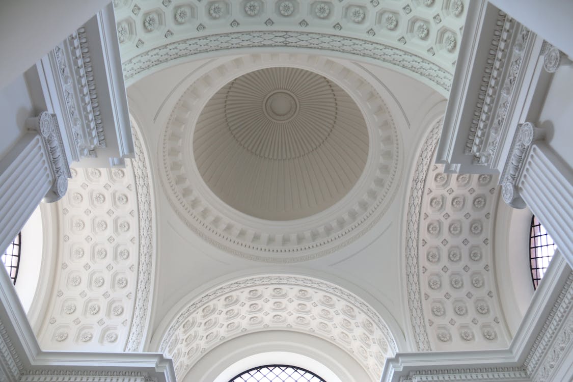 Fotografia A Basso Angolo Di Edificio A Cupola