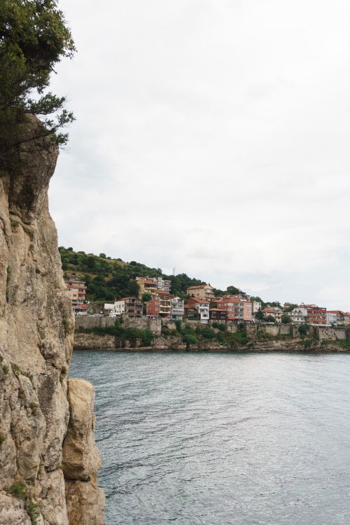 Free Explore the scenic coastline and rocky cliffs of Amasra, Türkiye, a perfect travel destination. Stock Photo