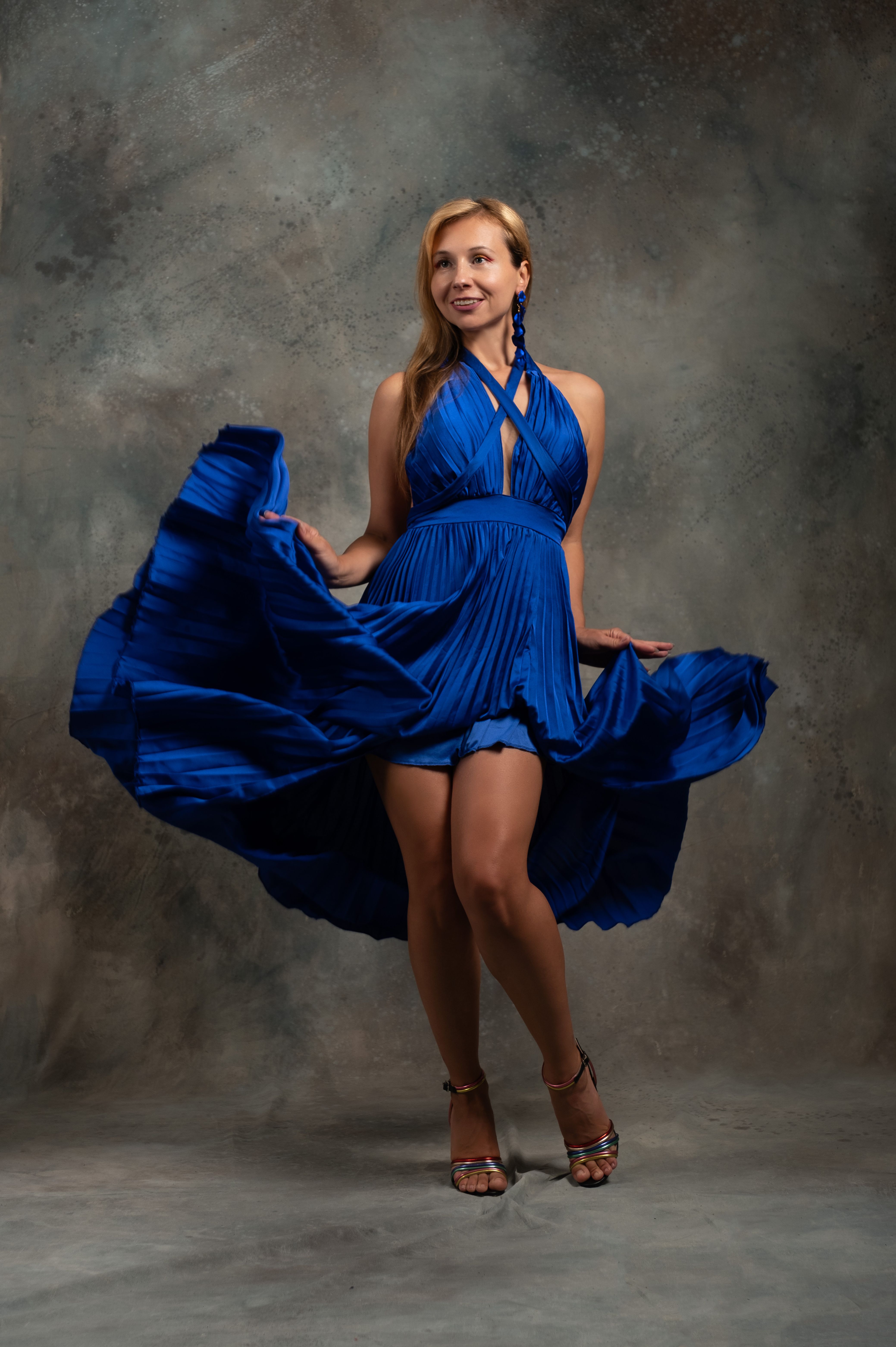 Skyrizi Commercial Actress In Blue Dress Photos, Download The BEST Free Skyrizi  Commercial Actress In Blue Dress Stock Photos & HD Images