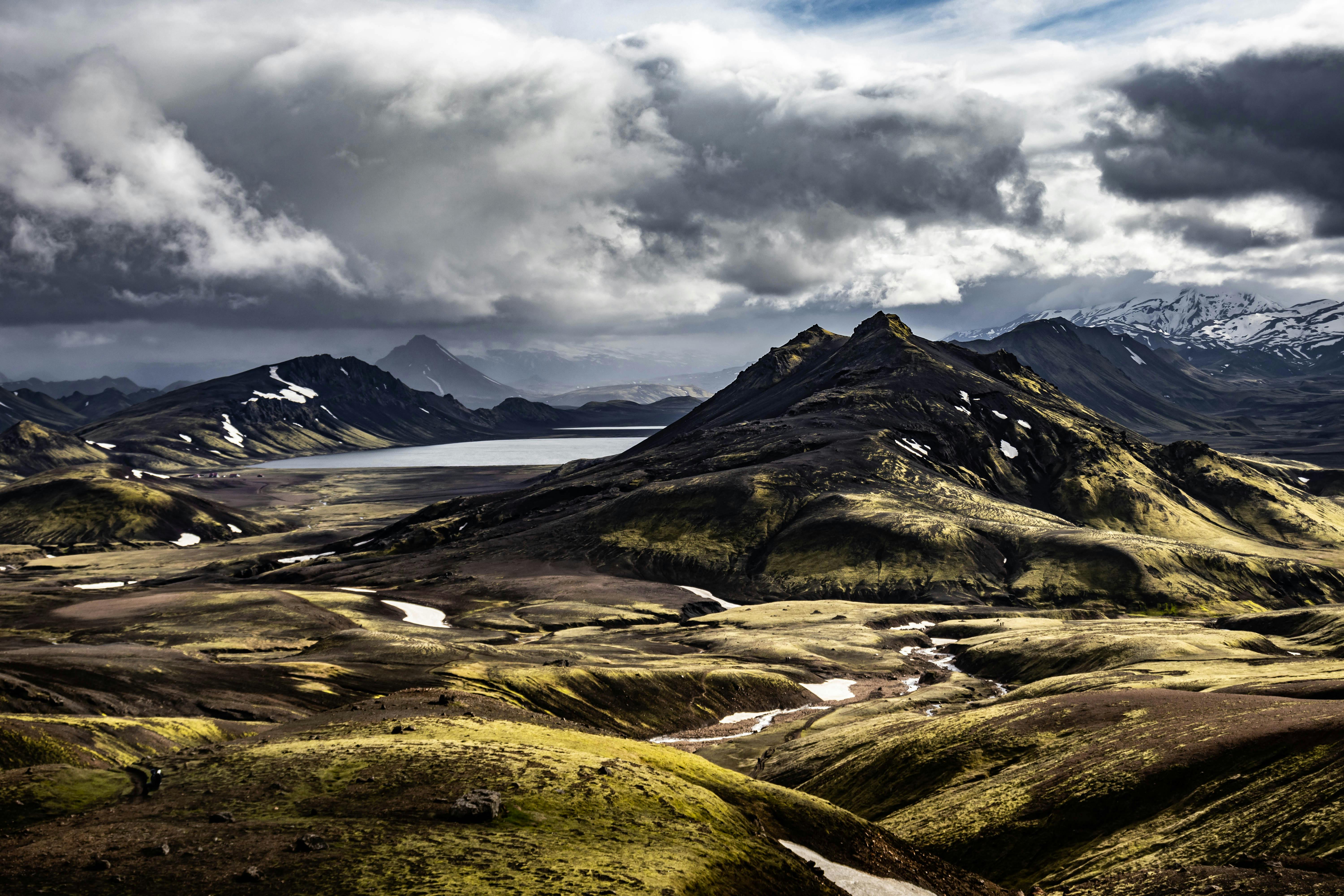 exploring the laugavegur trail s untamed beauty iceland