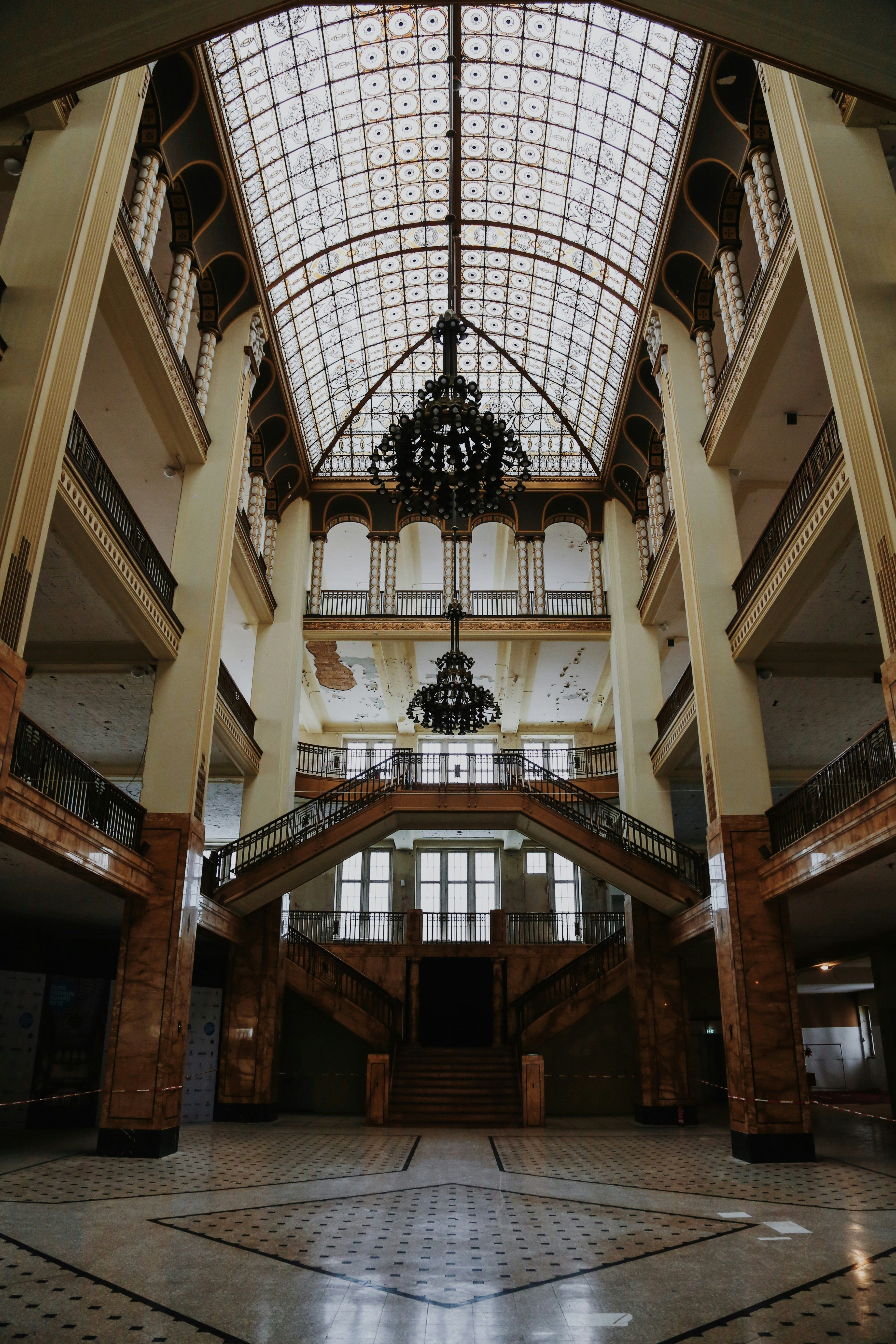 The atrium of the old building has a skylight · Free Stock Photo