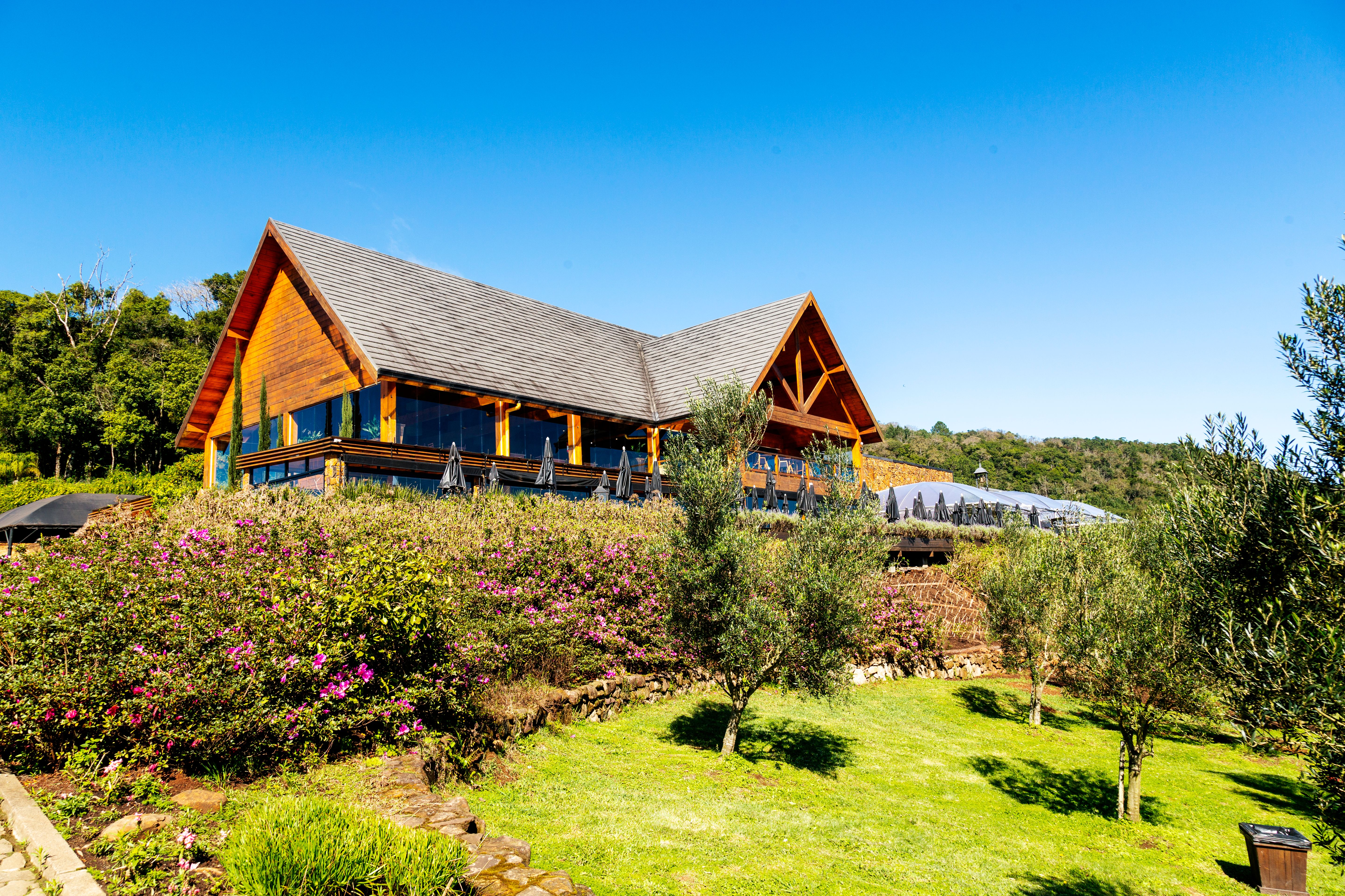 Gramado pela janela do Airbnb: chalés, cabanas e muito charme serrano