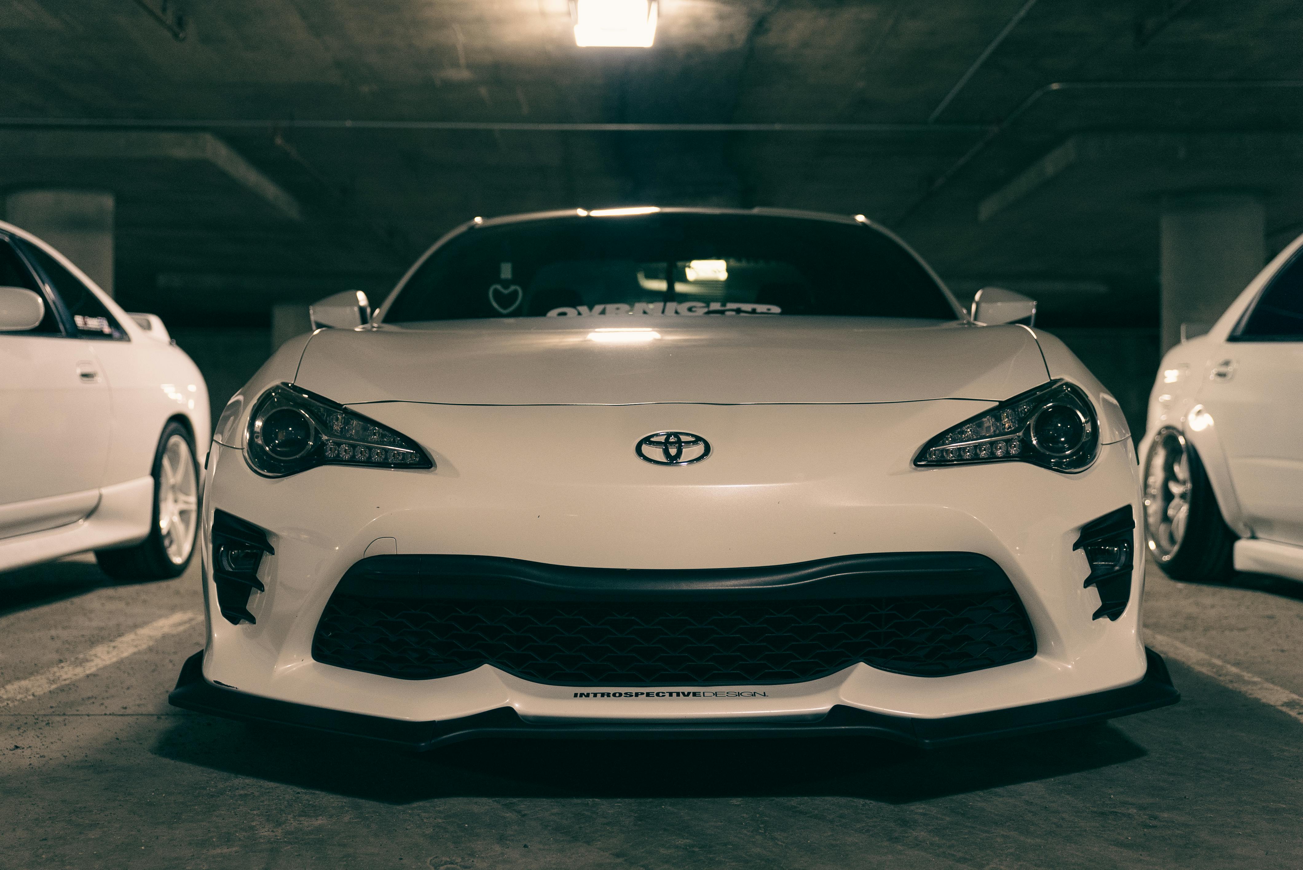 Toyota recalls over 9,000 Lexus vehicles amid fuel pump failure risk — Photo by Erik Mclean on Pexels