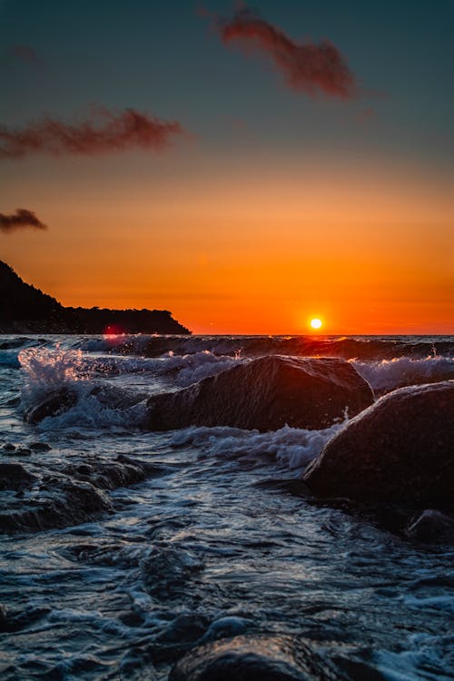 Free Scenic Photo Of Sea During Dawn Stock Photo