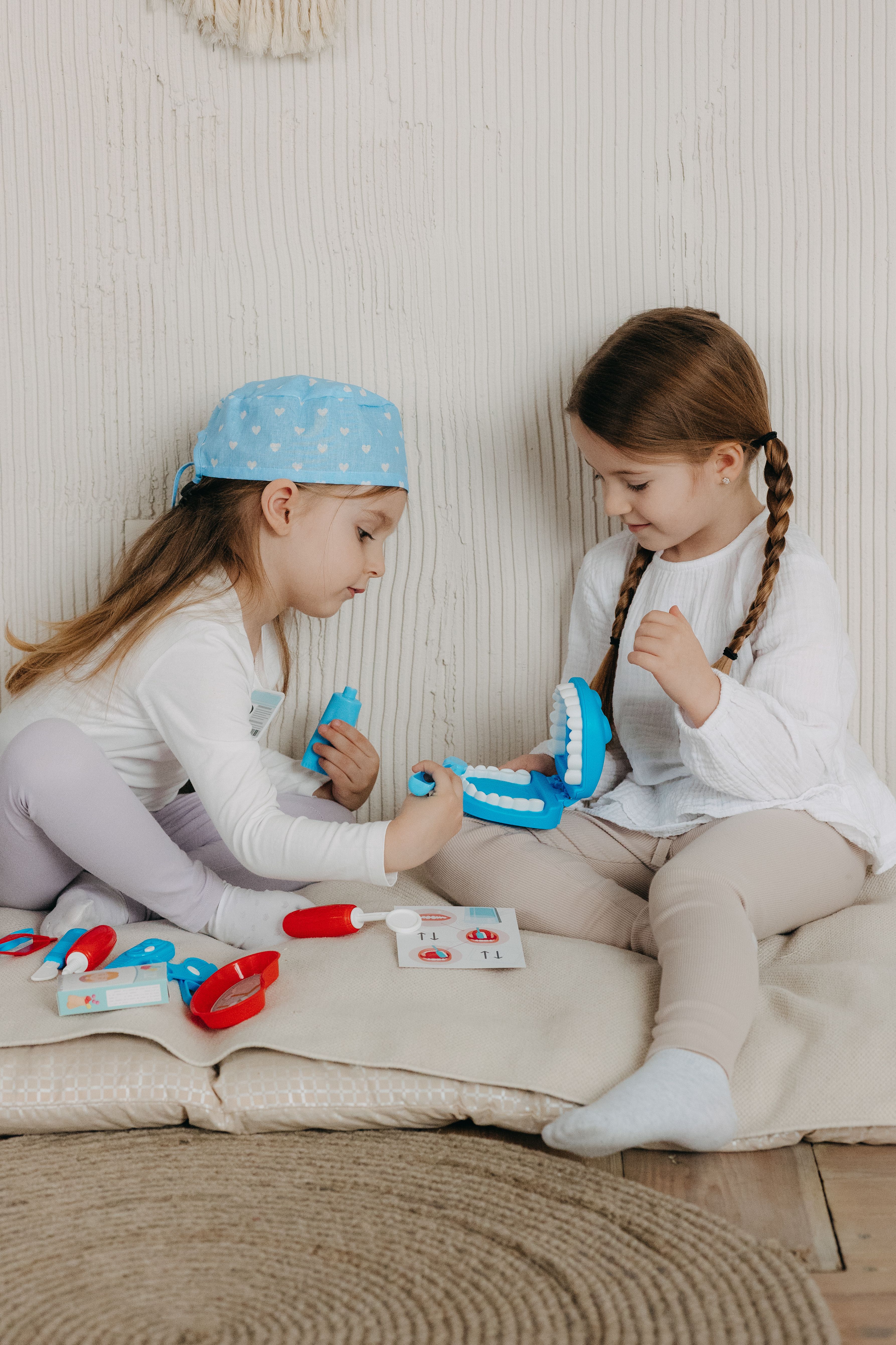 Doi medici audiați în anchetă locală
