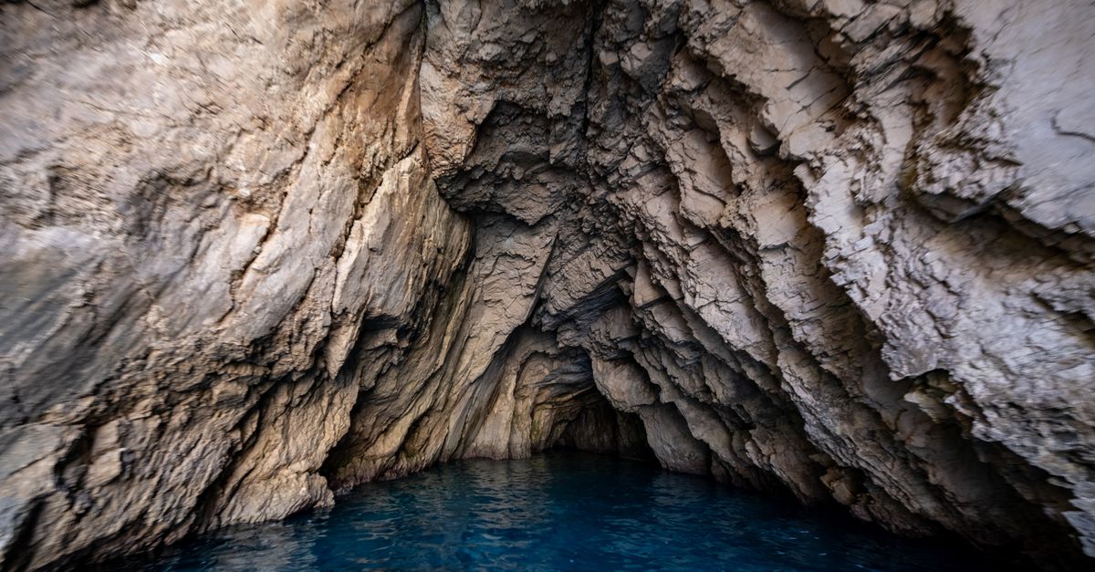 Grotte Affascinanti da Scoprire in Italia