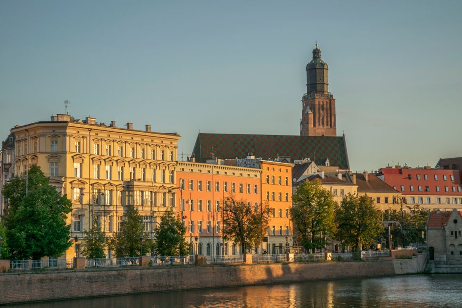 Wroclaw Market Square at sunset - cheap europe breaks Wroclaw Market Square at sunset - cheap europe breaks