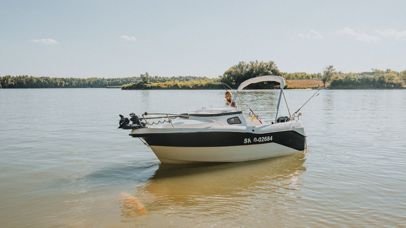 Choosing the Right Fishing Boat: Aluminum vs Fiberglass and More