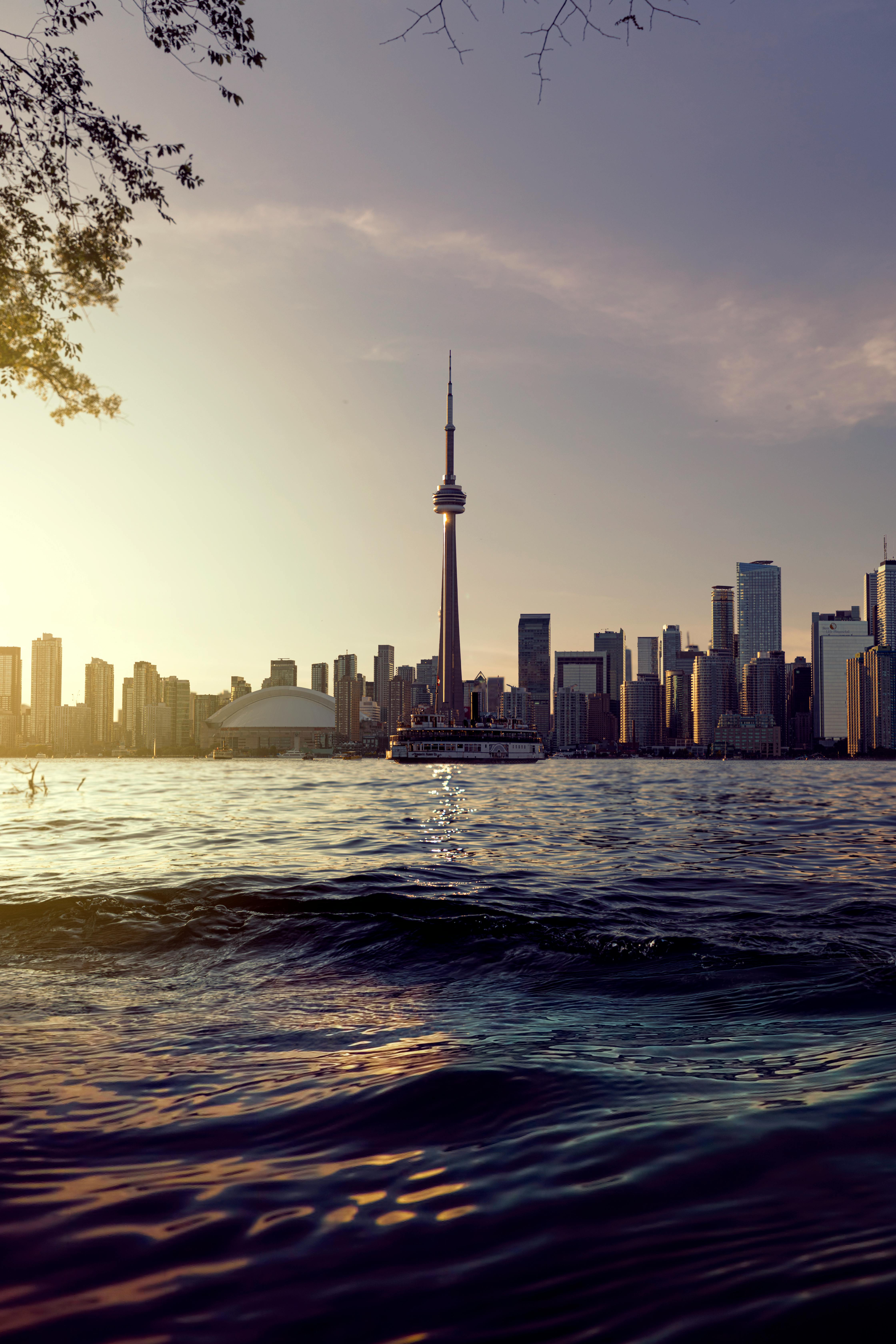 Toronto Pictures: Free Photos of Downtown & the CN Tower