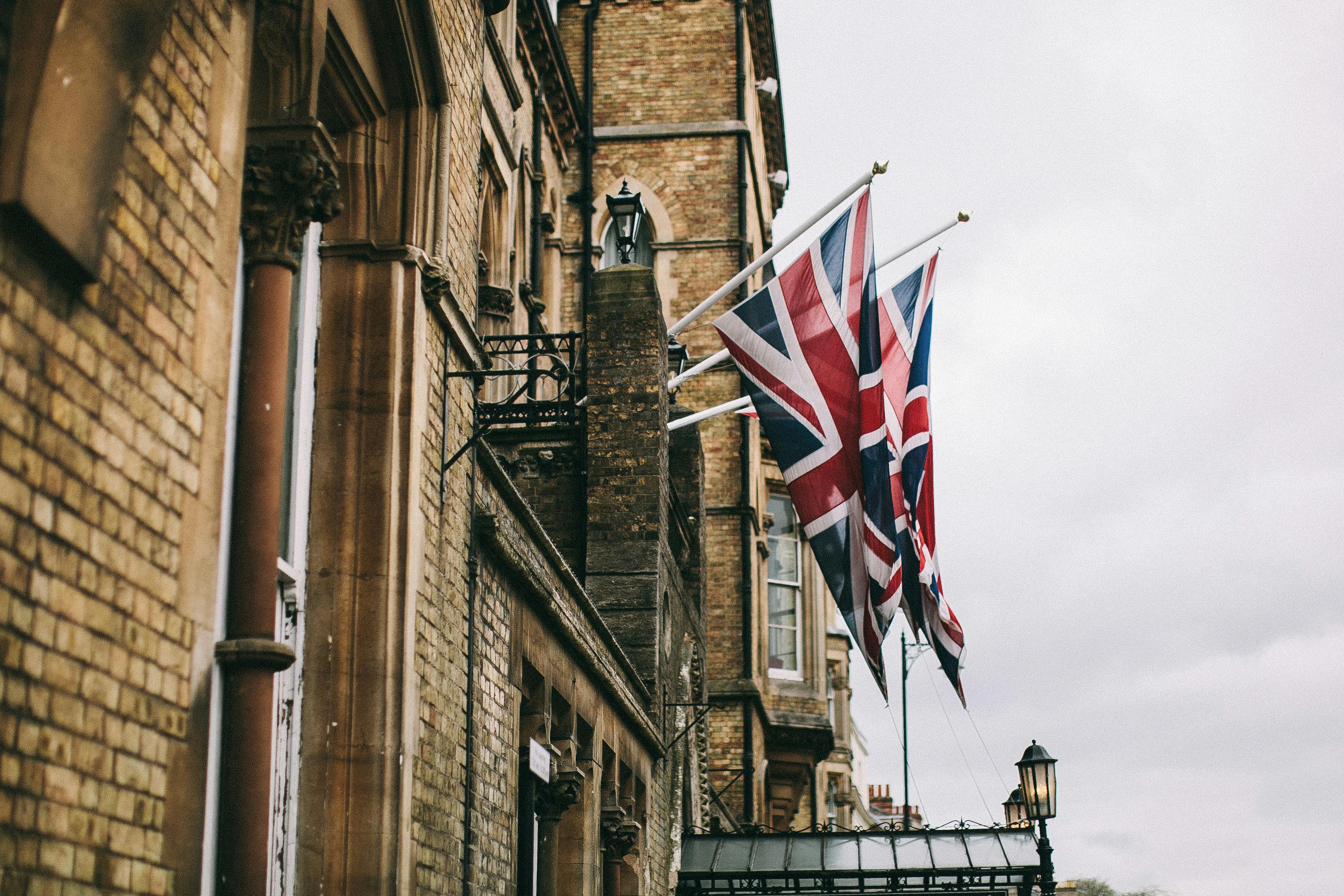 451451 4K, union flag, British, Union Jack, blue, flag, England, London,  building, clear sky, Britain, red - Rare Gallery HD Wallpapers