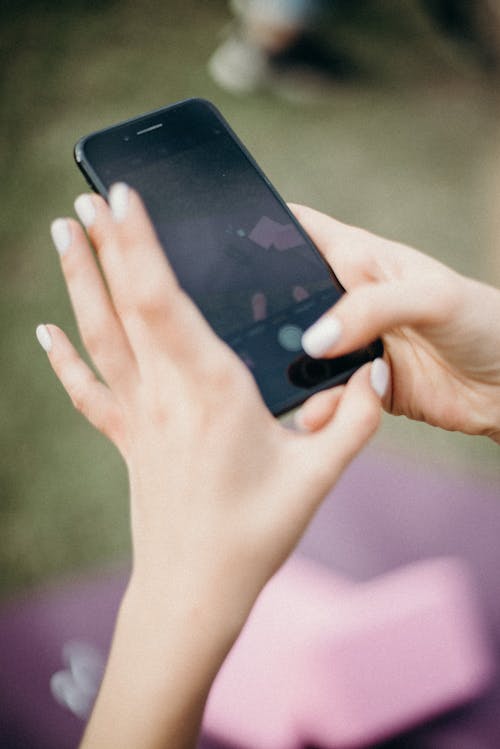 Person Mit Schwarzem I Phone