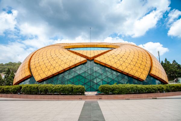 Cheap flights to Kigali Rwanda - Gorilla safari and business travel