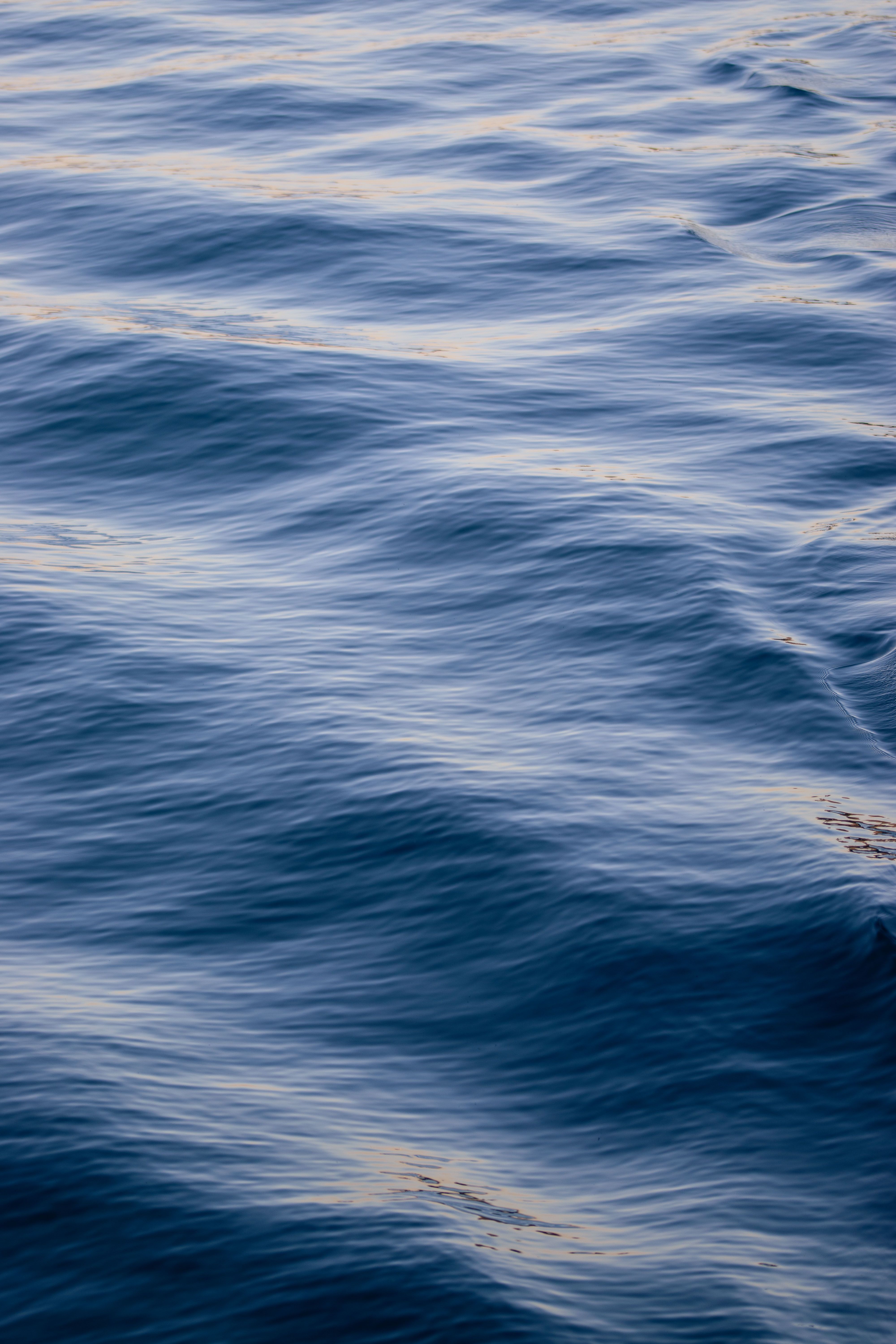 A close up of the water surface with waves · Free Stock Photo