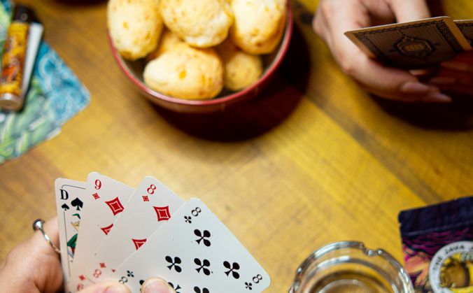 Online Casino: Spielautomaten und Live-Spiele im Überblick