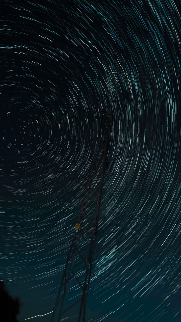 Faszinierender Himmel & Nacht – Weltraum Hintergrundbild (von Oz Art, 4344×7728, #27773039)