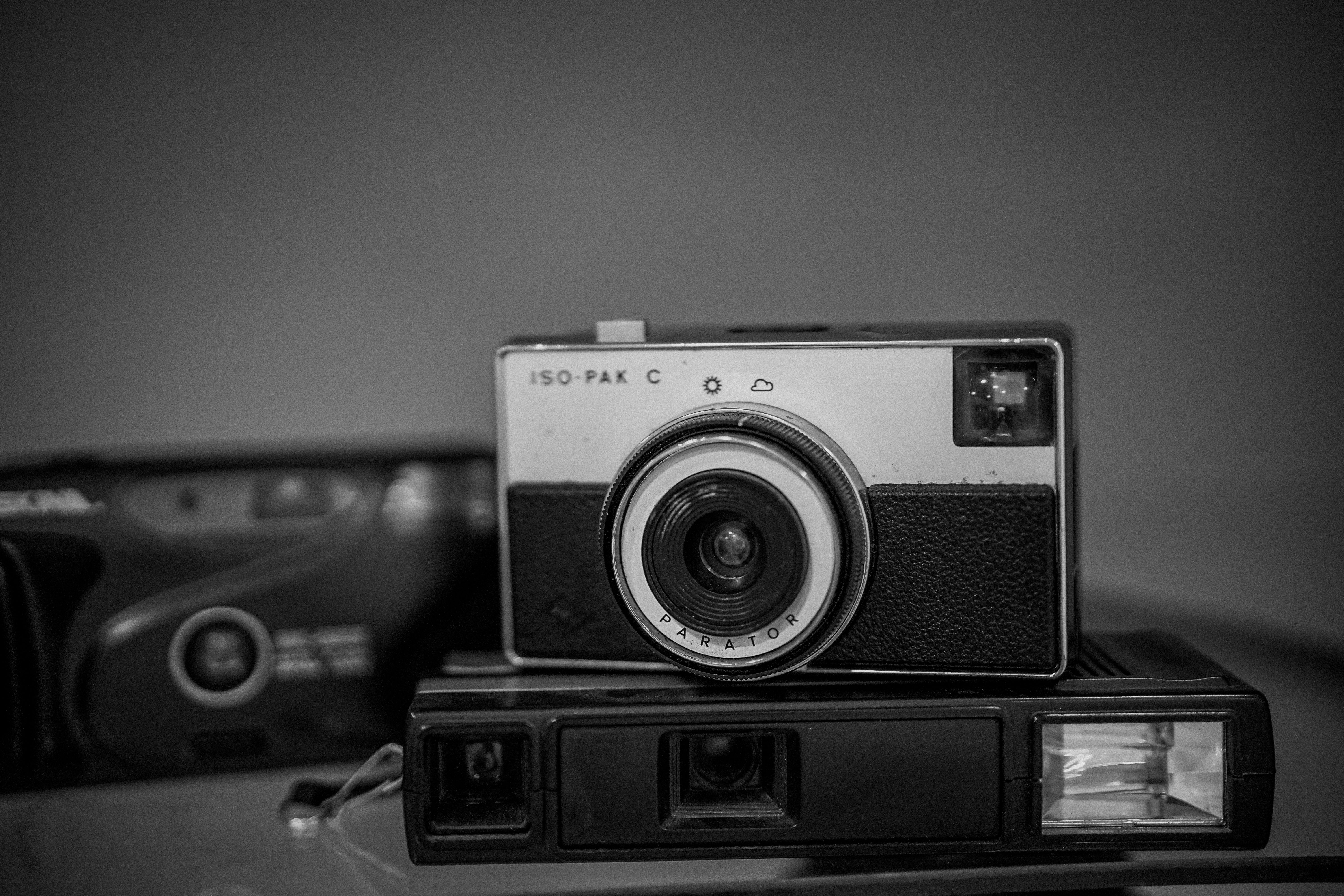 Black and white image of a vintage Iso-Pak C camera, showcasing its classic design.