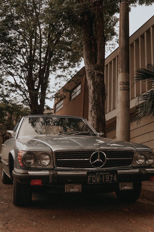 Ücretsiz Gri Mercedes Benz Fotoğrafı Stok Fotoğraflar