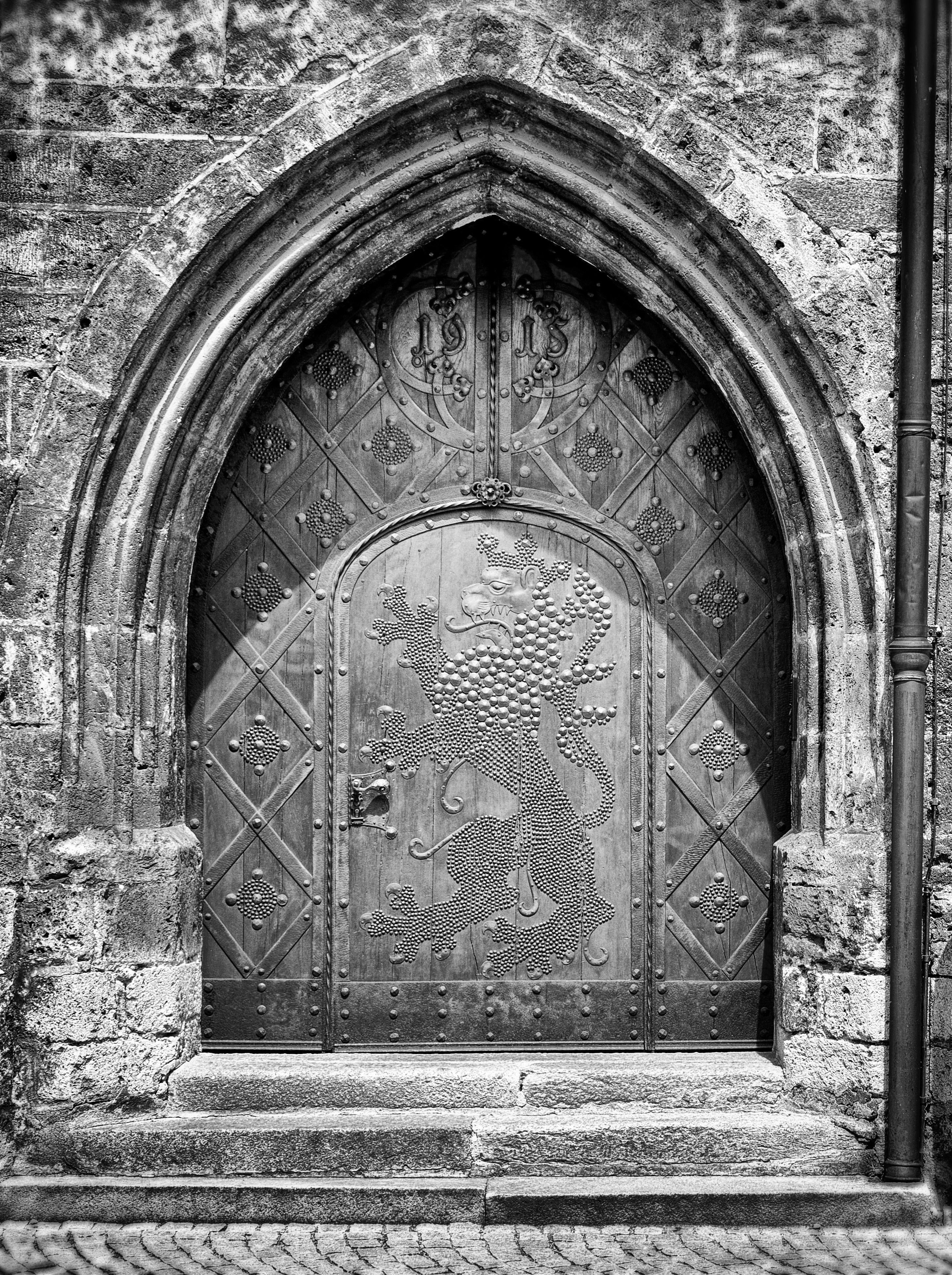 Free stock photo of castle gate, dark, door