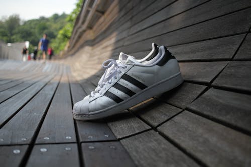 Безкоштовне стокове фото на тему «Adidas, черевик»