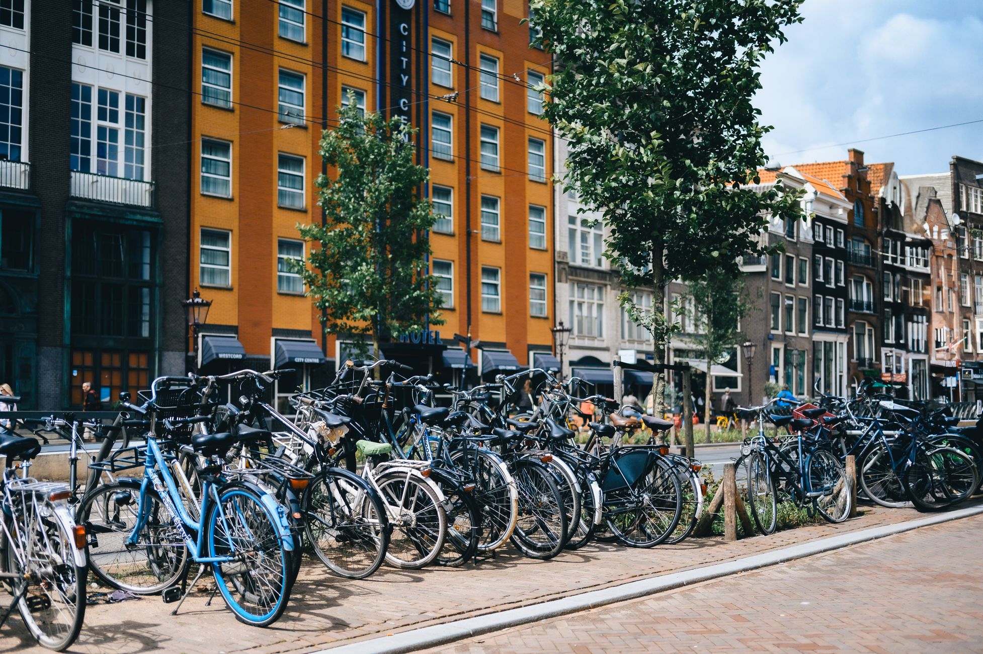 Parkeervergunningen in Amsterdam worden duurder
