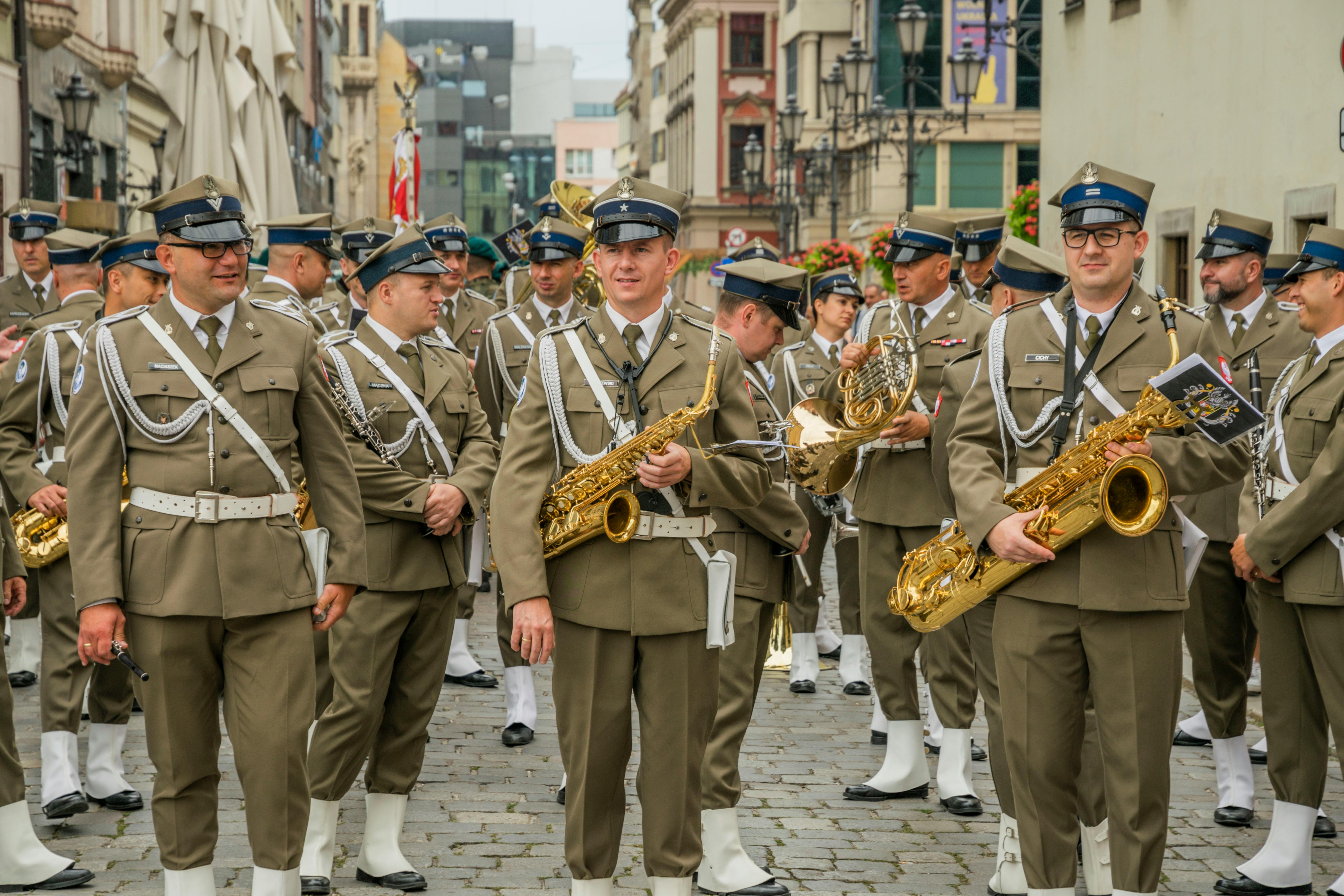 Paradă militară, retragere cu torțe și concert – Program complet 1 Decembrie