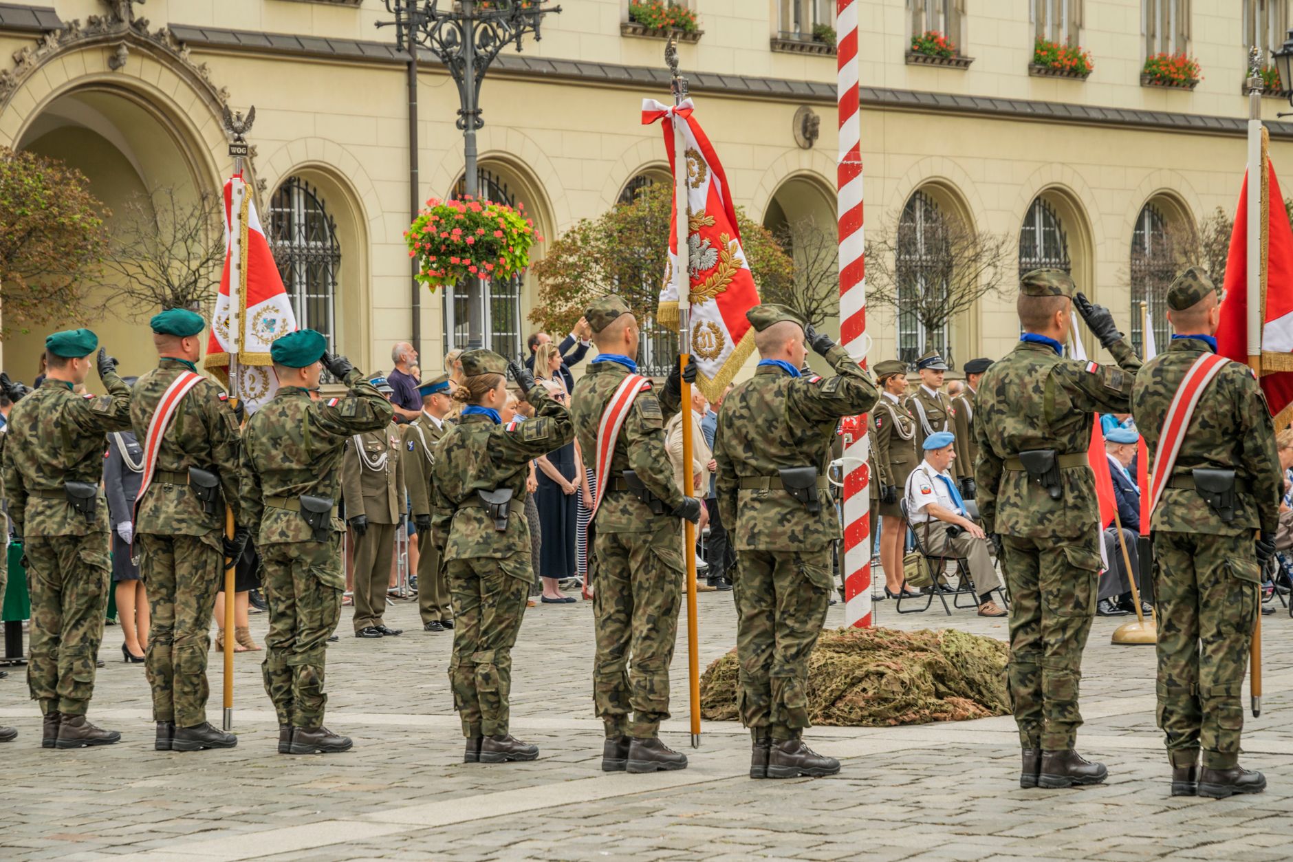 Sledovanie vojenských útokov Iránu na susedné štáty: Denné útoky pokračujú