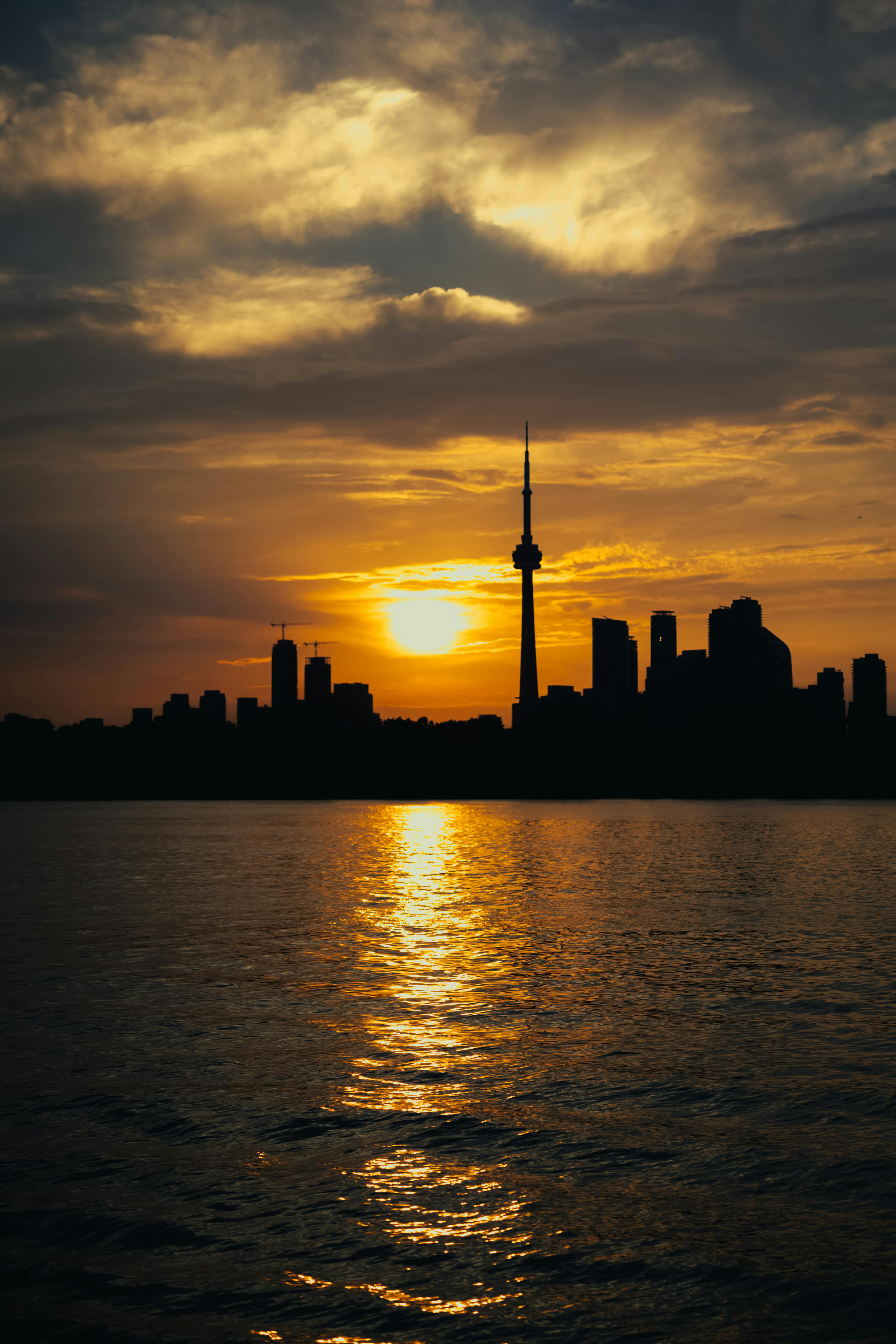 sunset in toronto