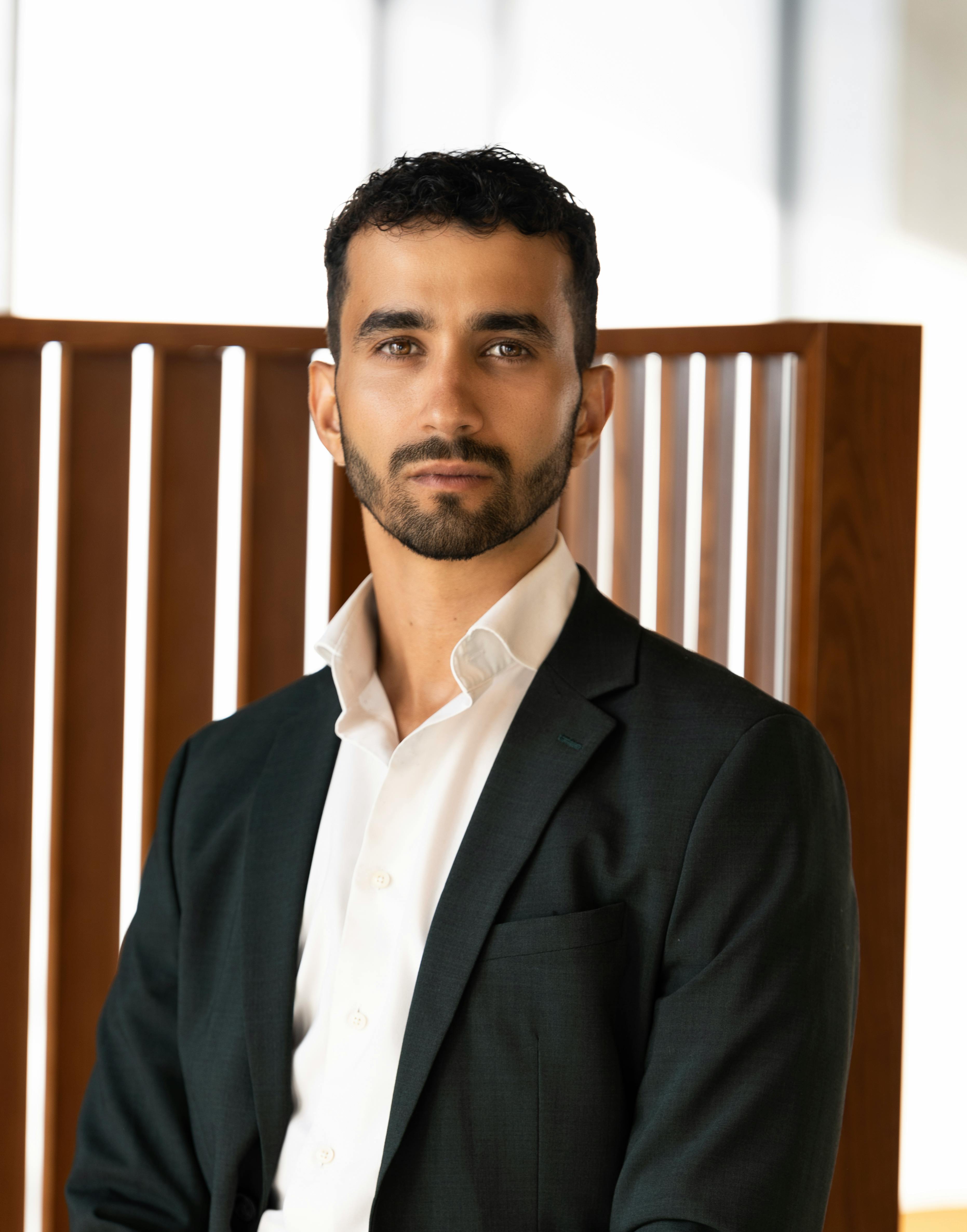 grátis Foto profissional grátis de adulto, ambiente de escritório, atencioso Foto profissional