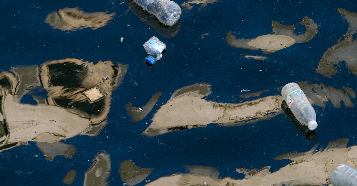 Los 12 episodios más devastadores de contaminación de agua en acuíferos y océanos