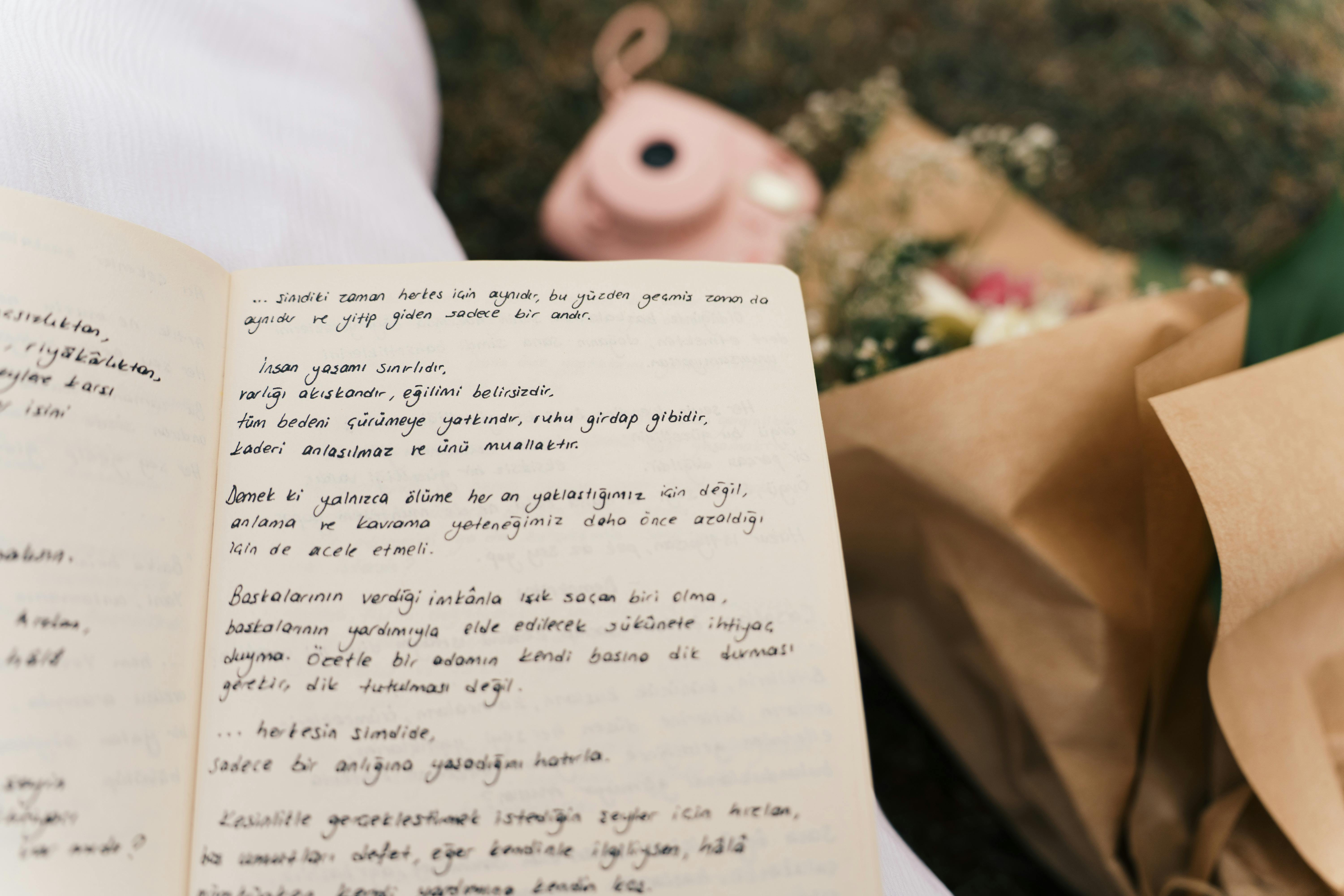 Stanislaw Lem's Solaris: A Thought-Provoking Exploration of Consciousness and the Unknown - Advance Book Readers