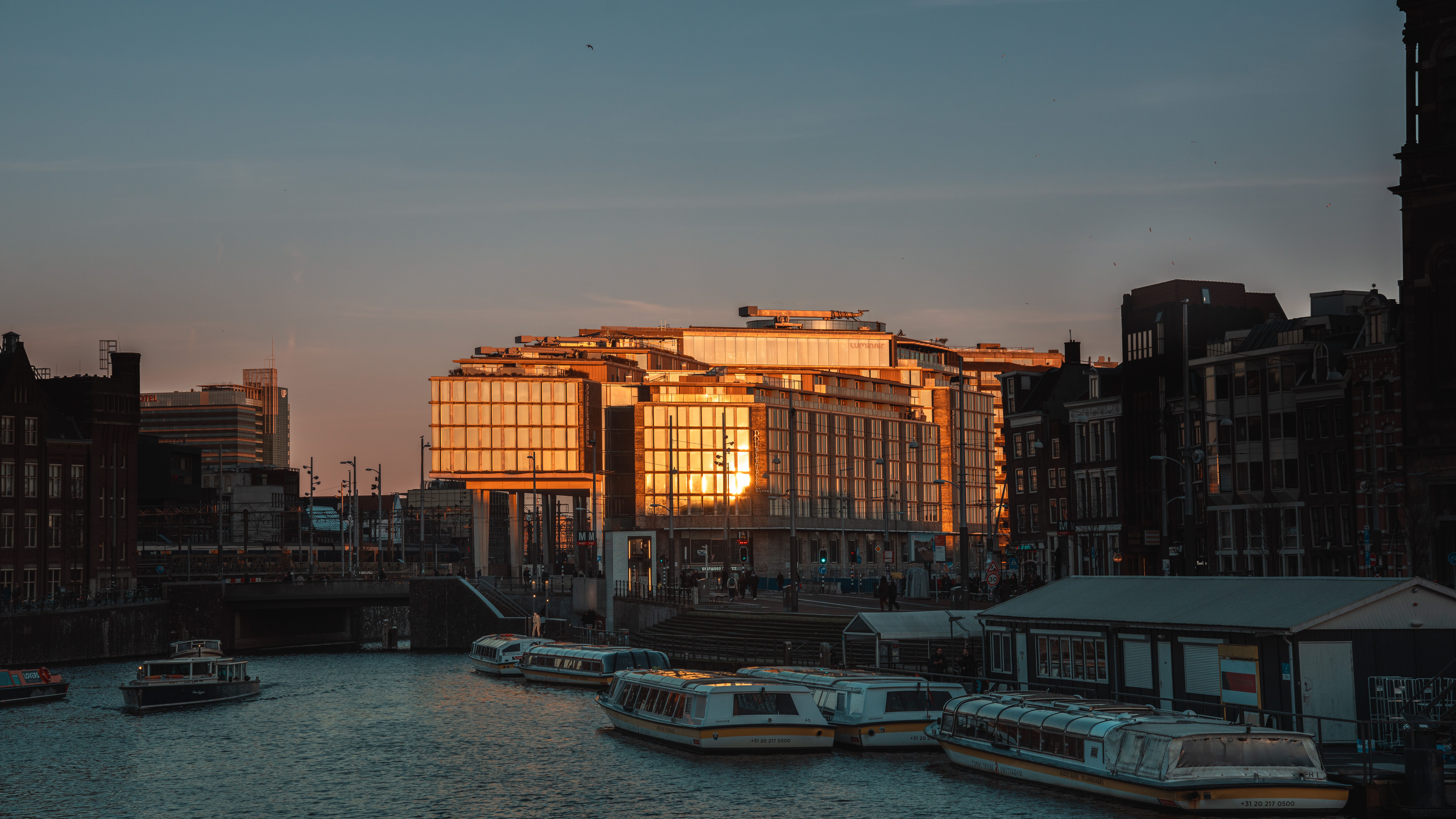 ABN Amro Q1 Net Income Beats All Estimates at €692M; Shares Rise 7.9 Percent