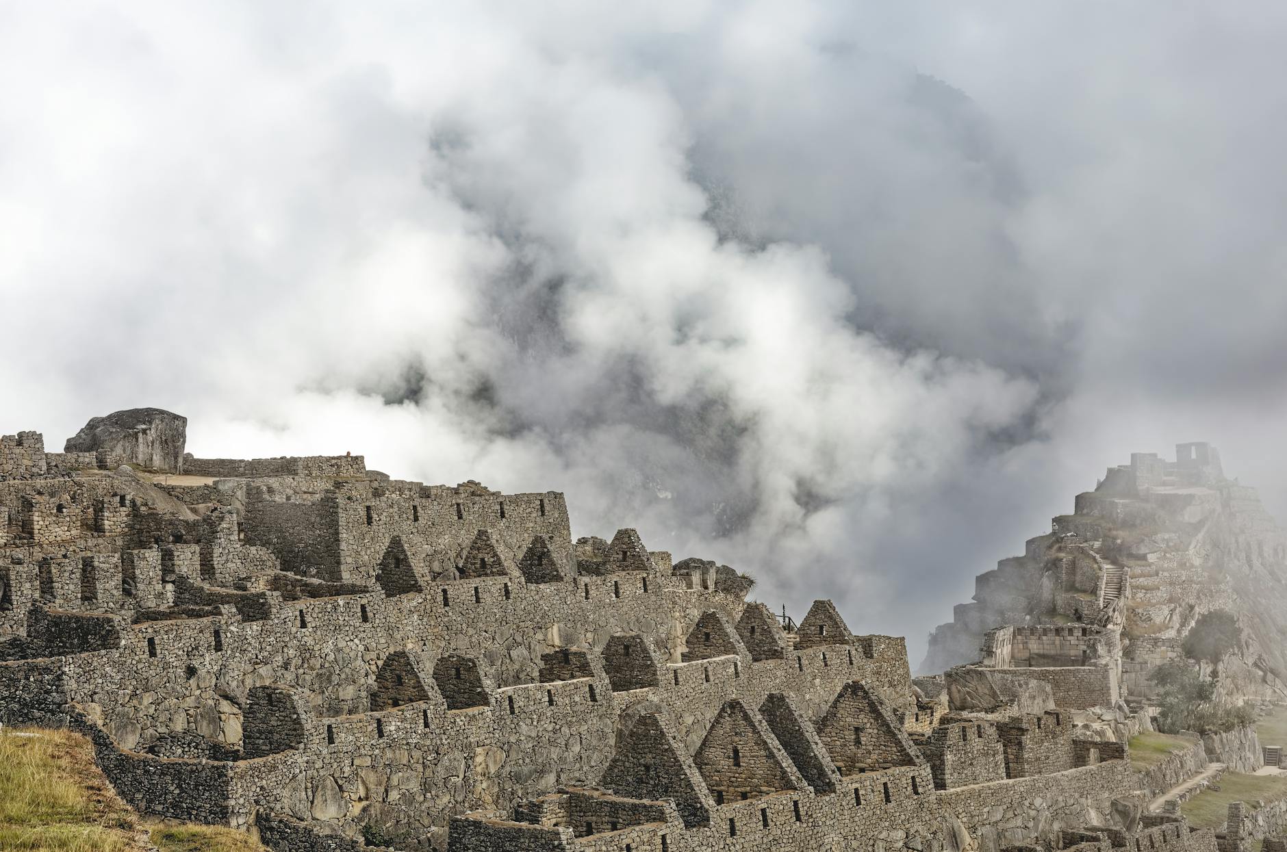 https://www.pexels.com/photo/el-maravilloso-sitio-arqueologico-de-machu-picchu-en-cusco-peru-27807769/