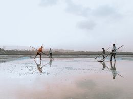 Arid landscape frame by Kewal Nagda on Pexels