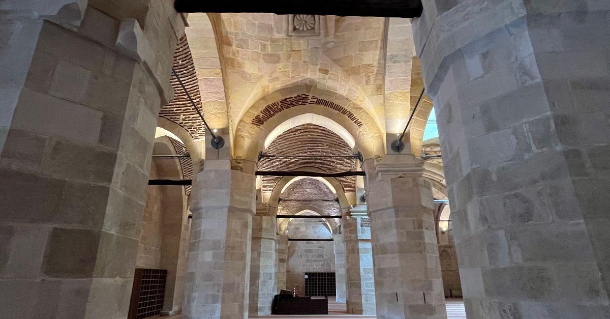 Rüyada Ezan Duymak - Rüya Tabiri ve Anlamı - arcade, Asya, bina içeren Ücretsiz stok fotoğraf