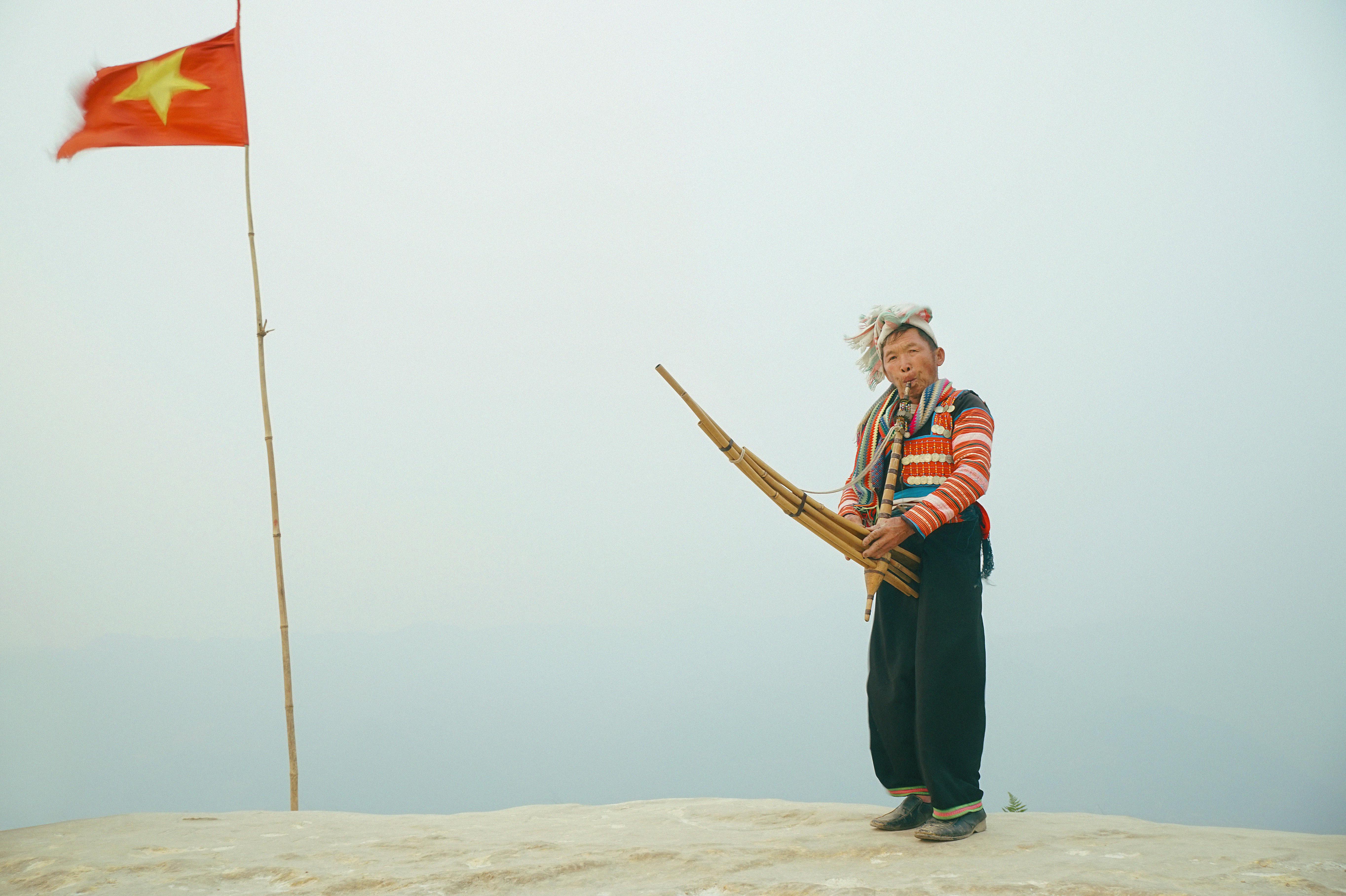 Cultural Icons Shine: Bad Bunny and Mariah Carey at Global Stages