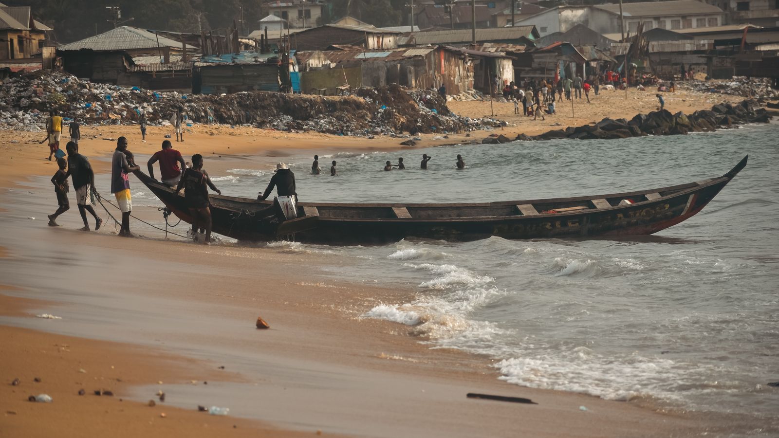 Canoe, Liberia