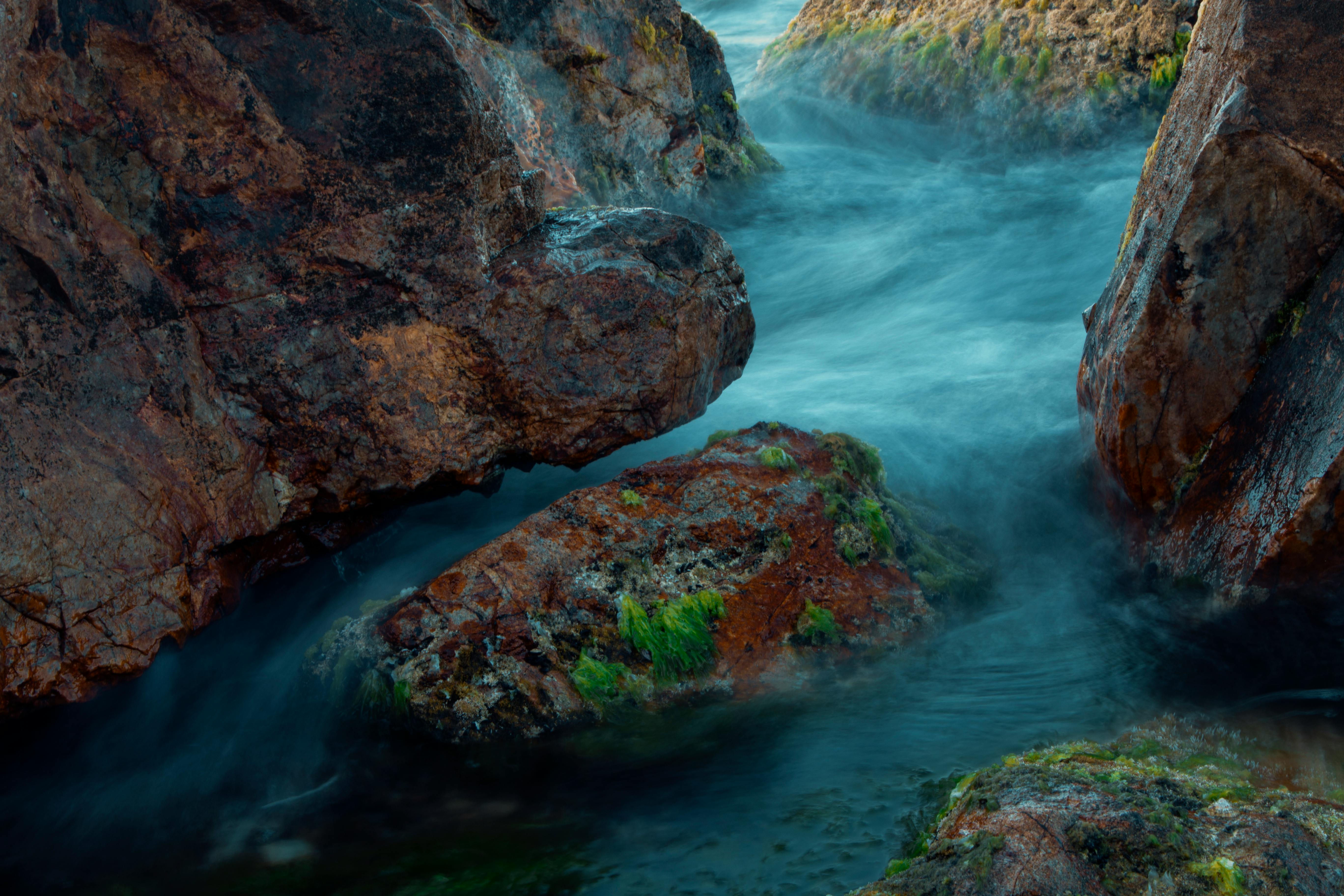 Water Flowing · Free Stock Photo