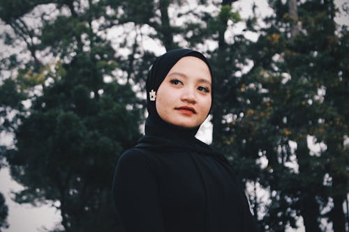 Kostnadsfri bild av falla, ha på sig, hijab