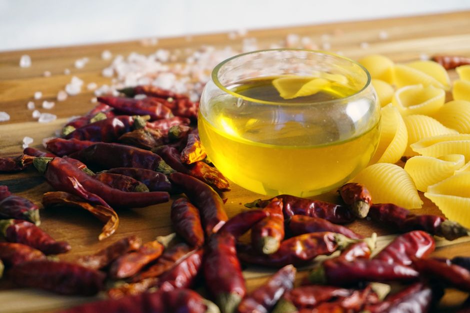 Huile d'olive pimentée