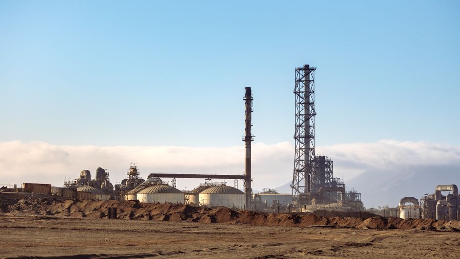 oil-refinery-desert-industry