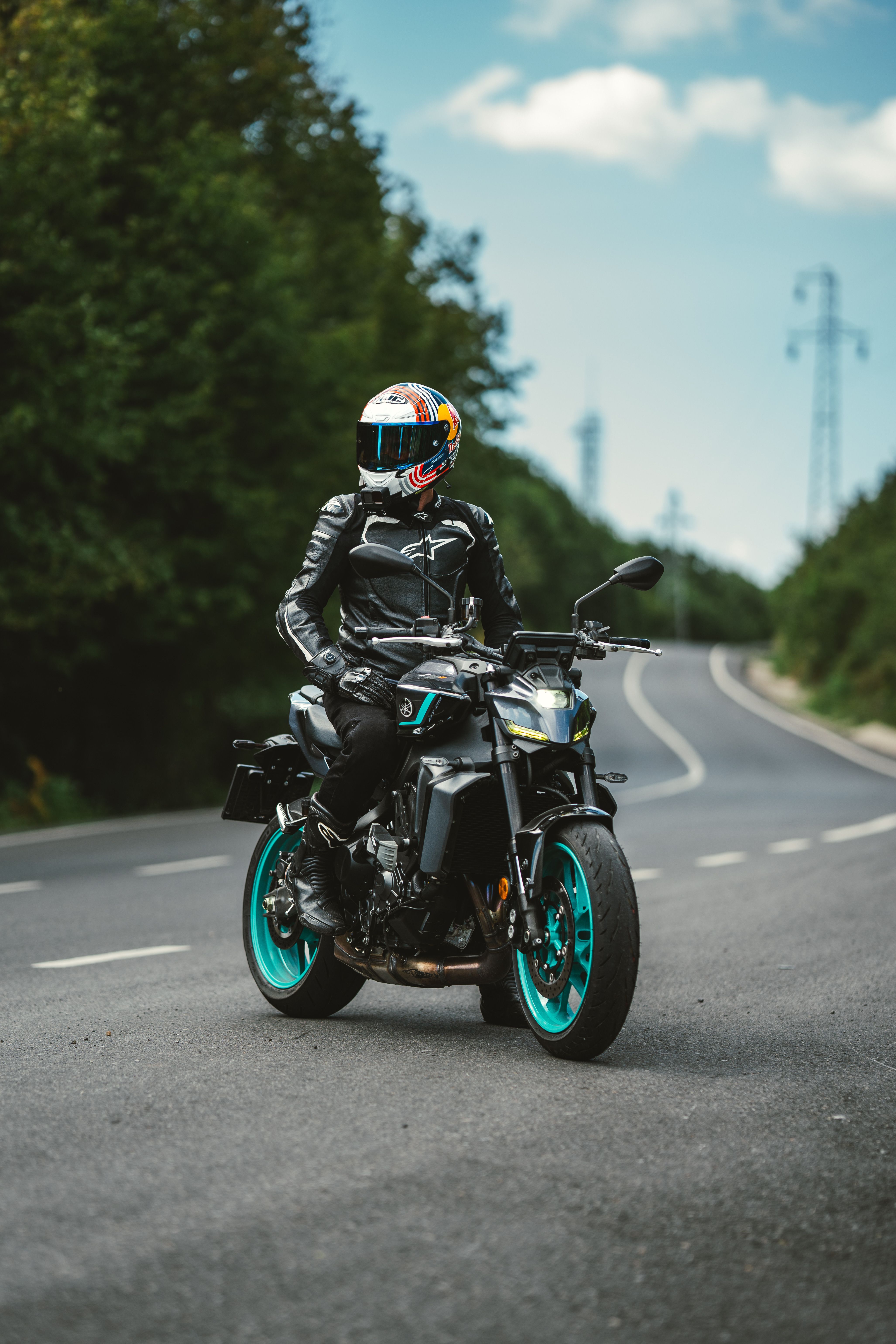 Accessoires indispensables pour les longs trajets en moto en 2026 