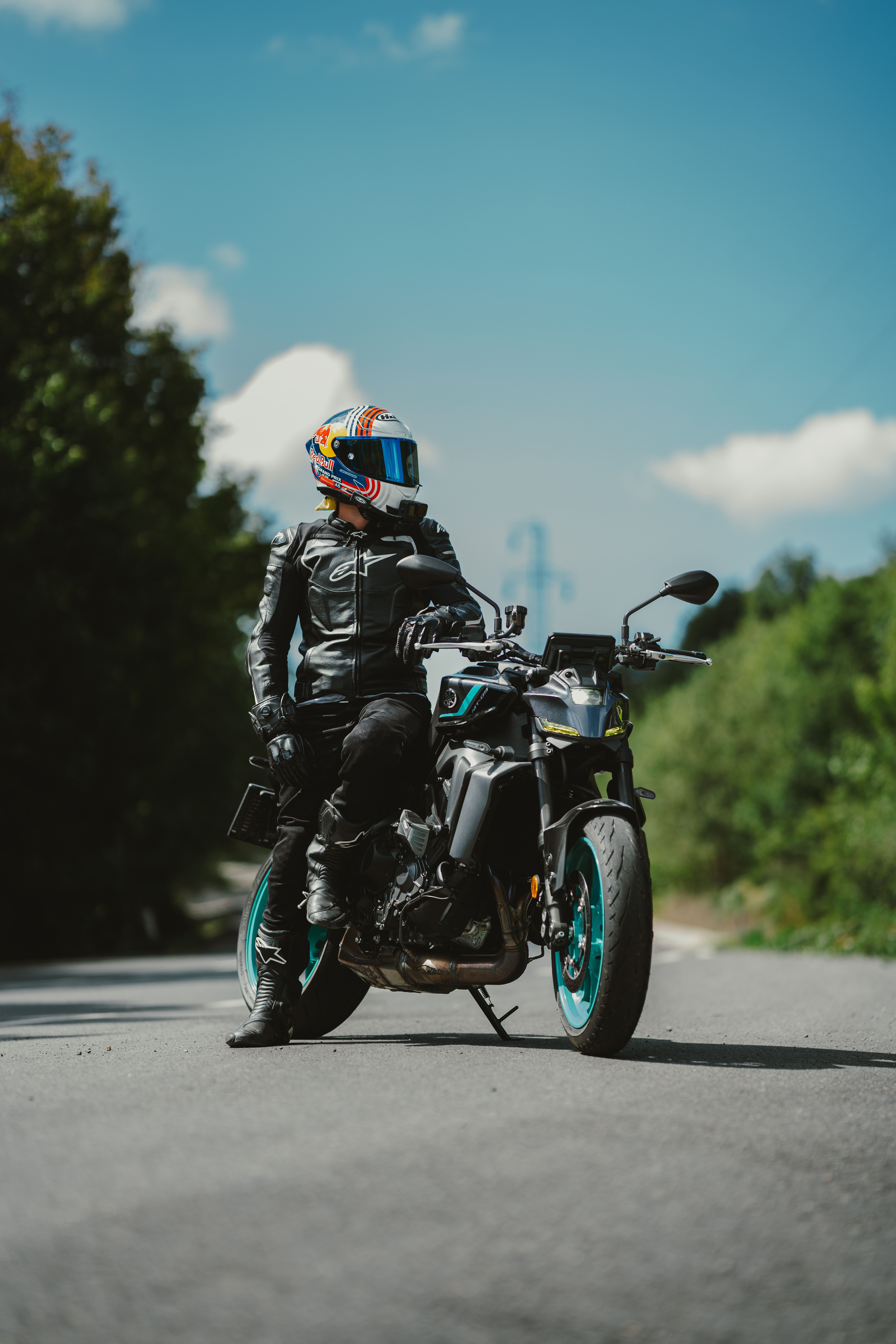 Accessoires indispensables pour les longs trajets en moto en 2026 - illustration