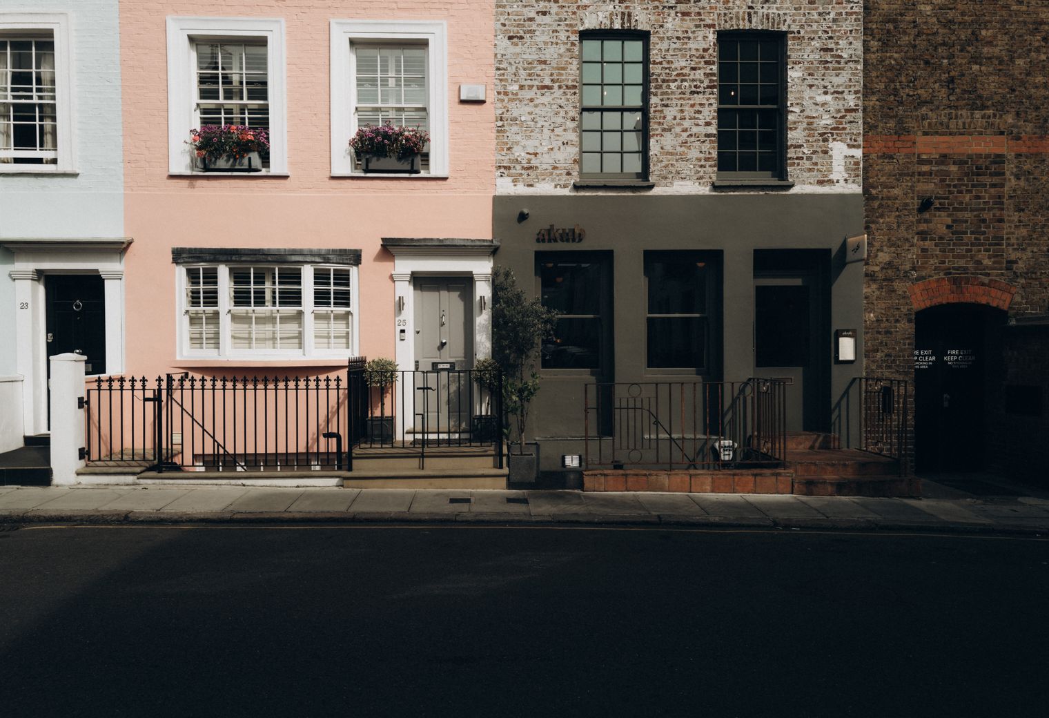 Hedon — professional movers carrying furniture on a house move