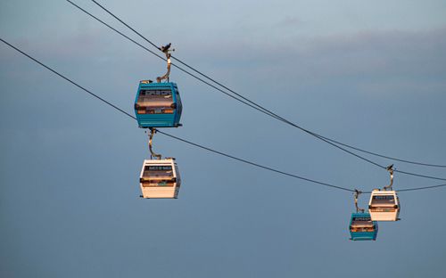 Free Scenic view of cable cars against a serene sky in Guayaquil, Ecuador, capturing urban transportation. Stock Photo