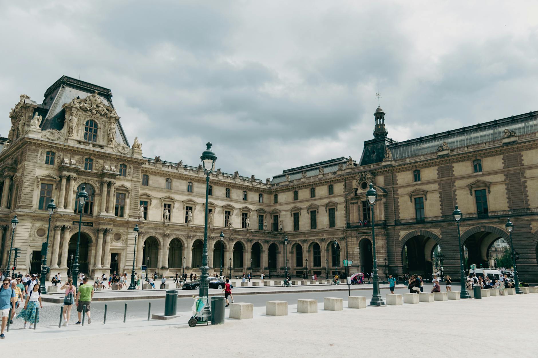 루브르, 너만 몰랐던 비밀의 방: 밤의 루브르를 훔쳐보다 루브르, 너만 몰랐던 비밀의 방: 밤의 루브르를 훔쳐보다