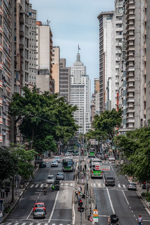 Free Dynamic urban scene of São Paulo featuring skyscrapers and busy streets. Stock Photo