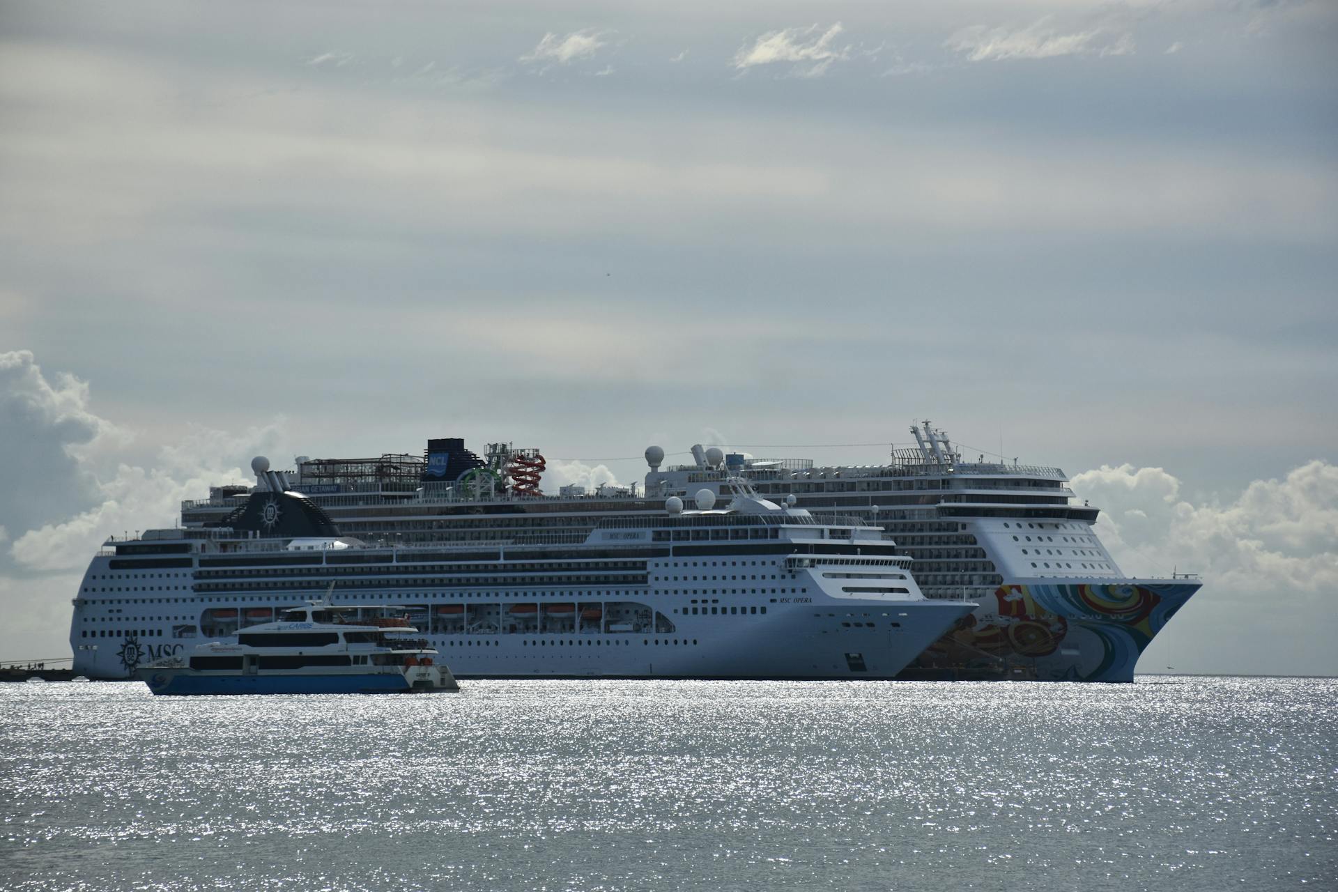 Golden Horizons: Cruise at Sunset